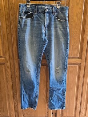 GAP Men's Vintage Distressed Knee Straight Jeans